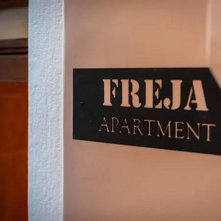 Freja- Luxury Old Town Center * زادار