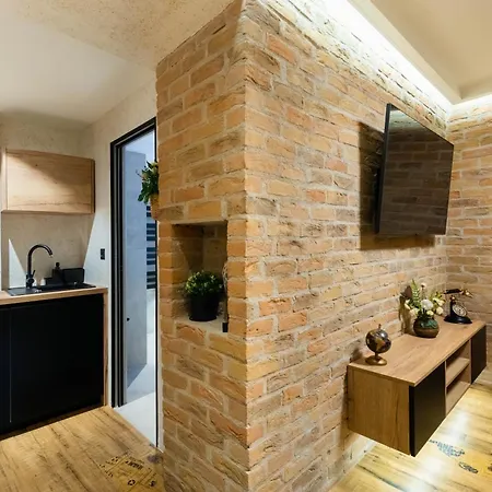 Freja- Luxury Old Town Center ザダル