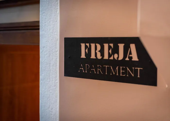 Freja- Luxury Old Town Center * Задар