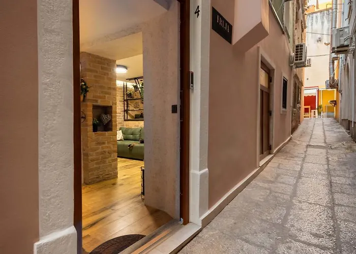 Freja- Luxury Old Town Center Apartman *